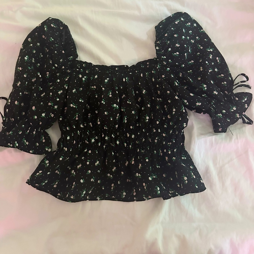 Floral H&M Babydoll Style Top. Size XS